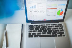 株価を簡単に分析できる見やすいチャートアプリは？