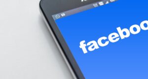 ソーシャルレンディングで少額投資を行う際のリスクはどのようなものですか？