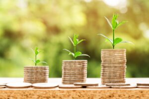 少額投資で分配金を得て生活費を賄う方法はできる？