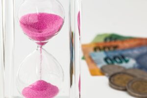 少額投資におけるSNSを利用した投資勧誘の危険性とは？