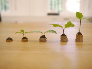 少額投資におけるドルコスト平均法の仕組みをわかりやすく解説しますか？